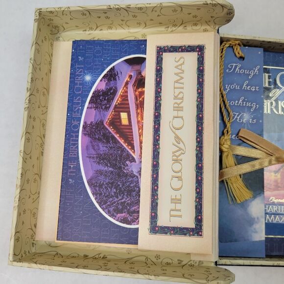 The Glory of Christmas by Charles Swindoll and Max‎ Lucado Gift Set - Picture 7 of 11
